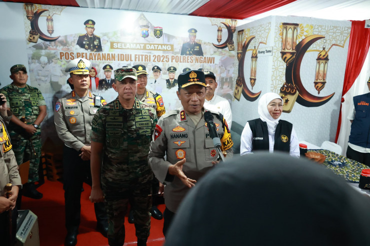 Tinjau Arus Mudik di Rest Area 575 A Ngawi Kapolda Jatim Himbau Pemudik Manfaatkan Posyan Untuk Istirahat