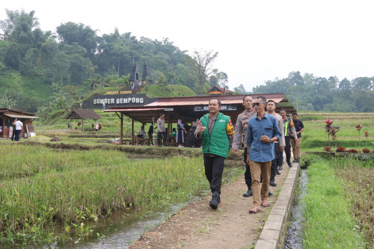 Kapolres Mojokerto Tinjau Objek Wisata di Libur Lebaran Pastikan Keamanan Pengunjung
