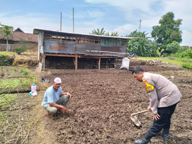 Bhabinkamtibmas Desa Jiken Silaturahmi dengan Pemilik Lahan P2B