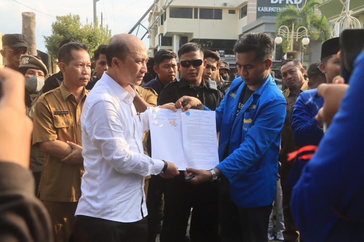 Humanis Polres Probolinggo Beri Layanan Aksi Damai PC PMII