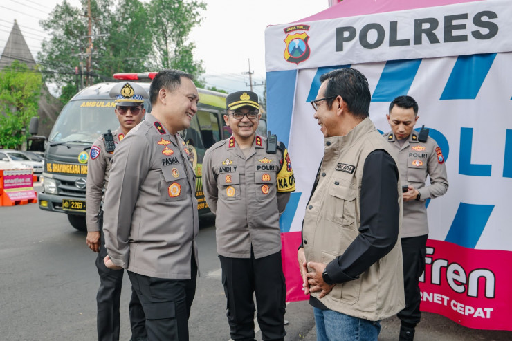 Wakapolda Jatim Tinjau Posyan Karanglo, Pantau Arus Balik Lebaran di Wilayah Malang Raya