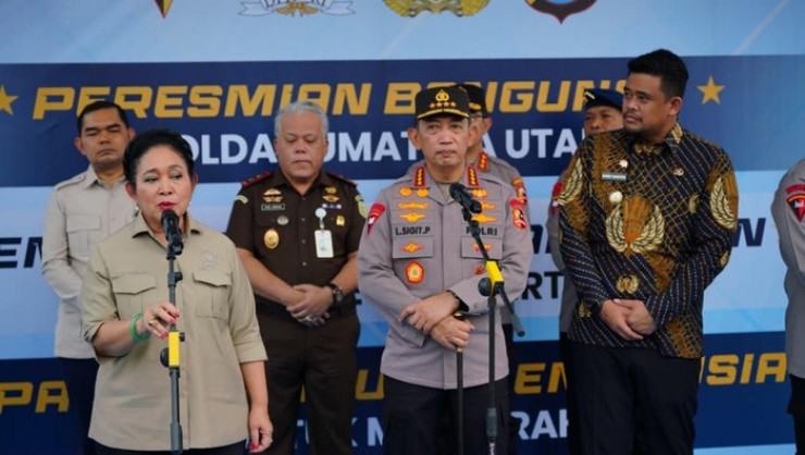 Ketua Komisi IV DPR Apresiasi Polri Kirim 22 Kontainer Bantuan Bencana ke Aceh, Sumut, dan Sumbar